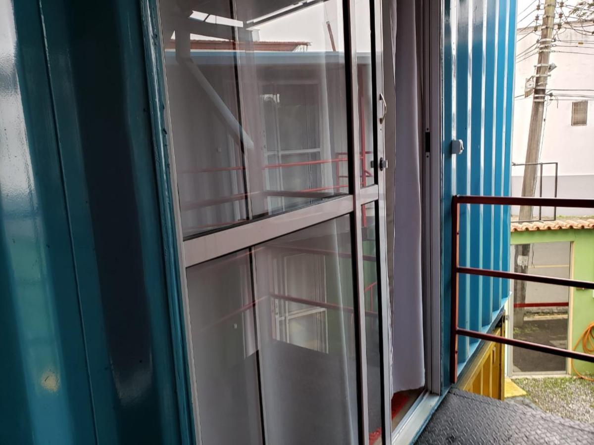 Container Inn *