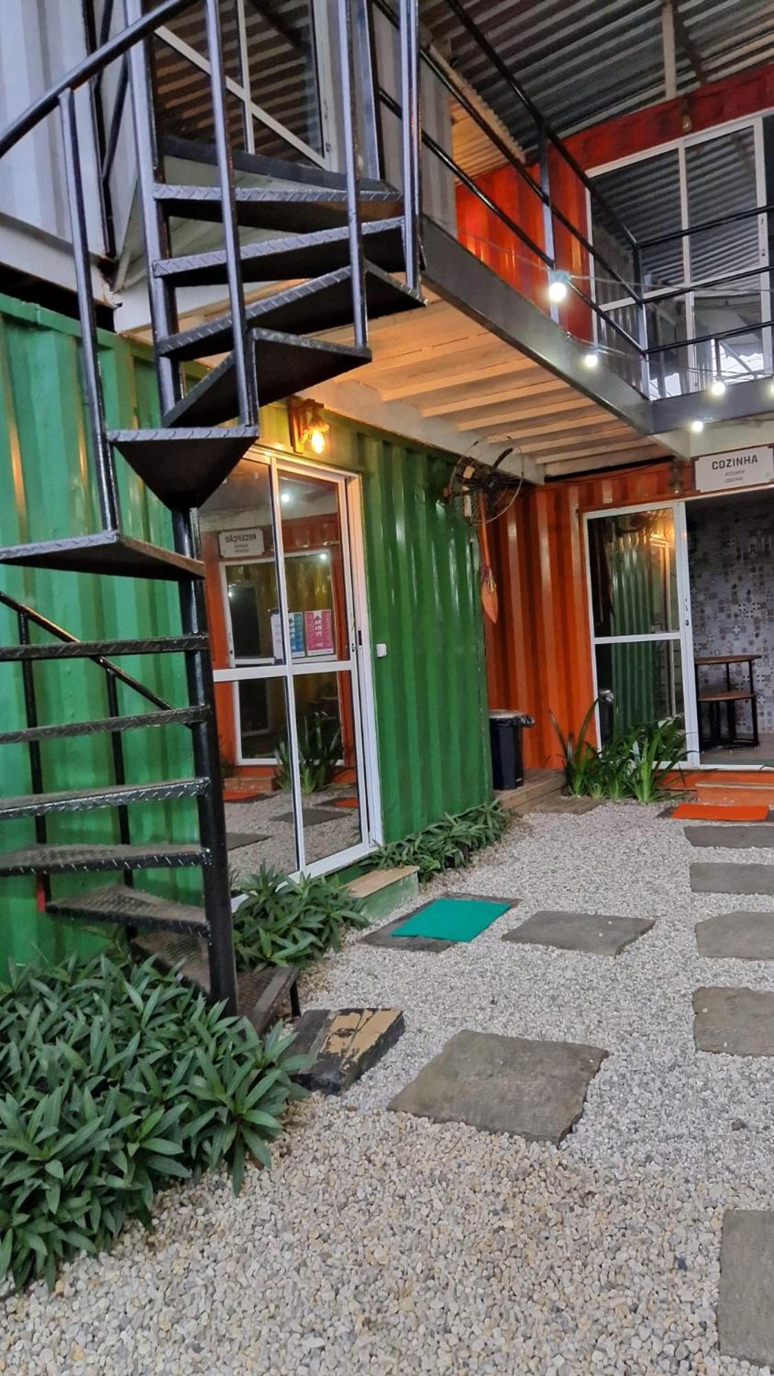 Inn Container