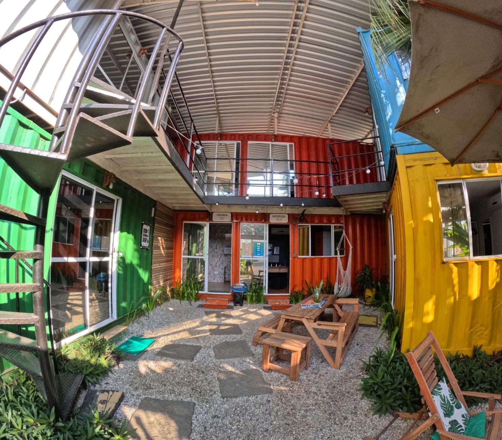 Container Inn *