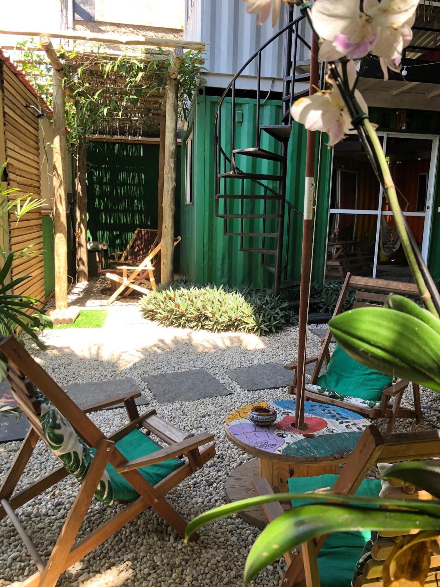 Container Inn *